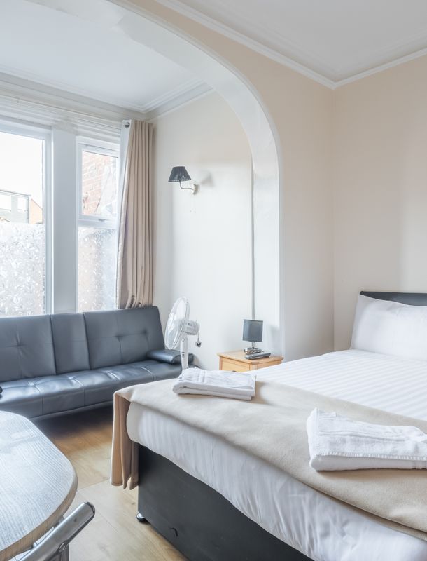 Double room bed